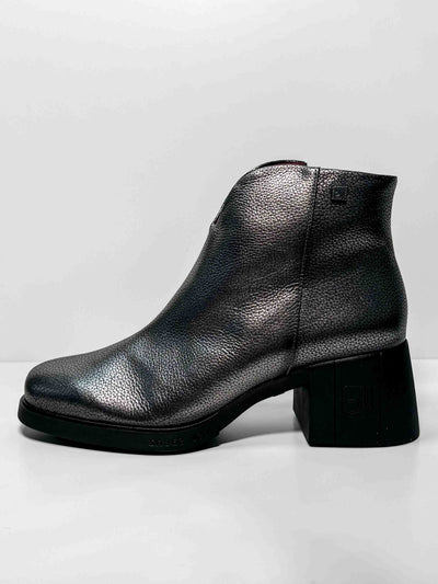 Metallic Effect Boot With Zip Detail