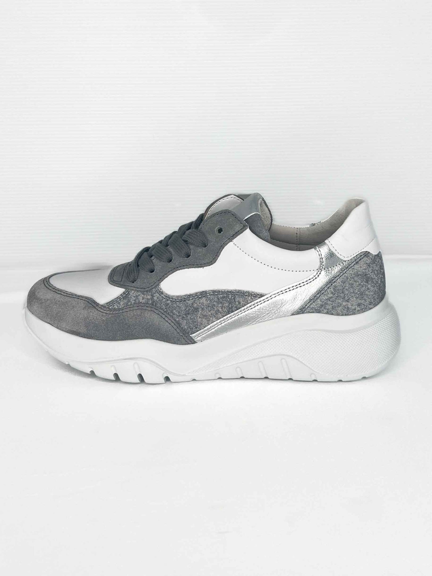 White/Grey/Silver Runner With Laces