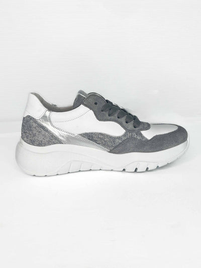 White/Grey/Silver Runner With Laces